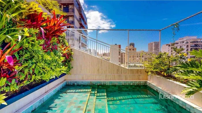 Cobertura impecável no coração do Leblon, com 430m2 à venda!