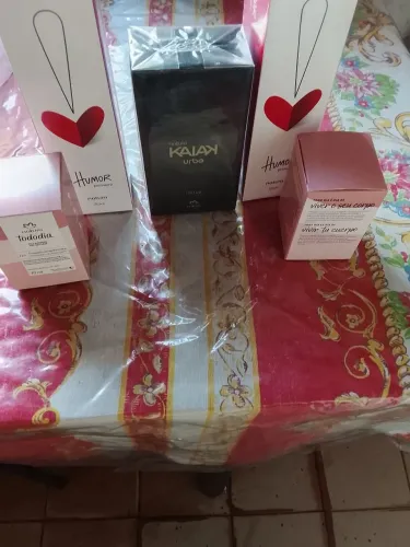 Eu tou vendendo kit da natura e do avan e boticário