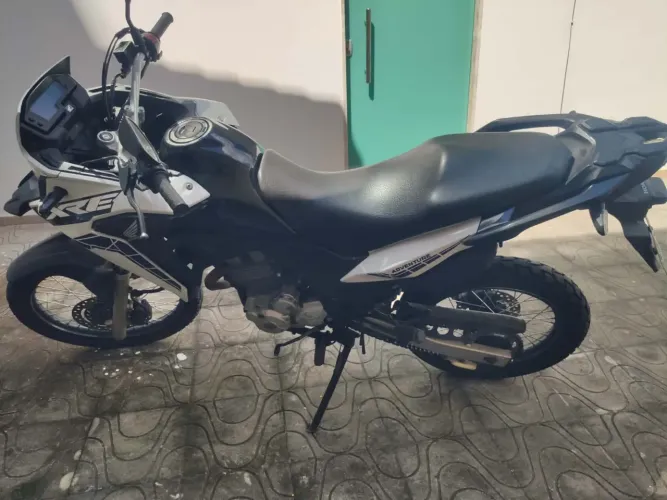 XRE 300 2020