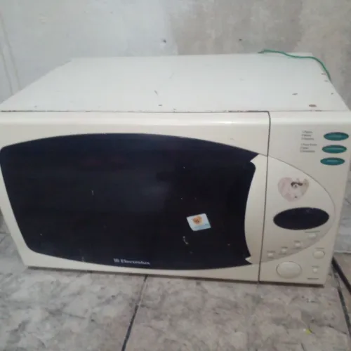 Microondas ELECTROLUX BRANCO