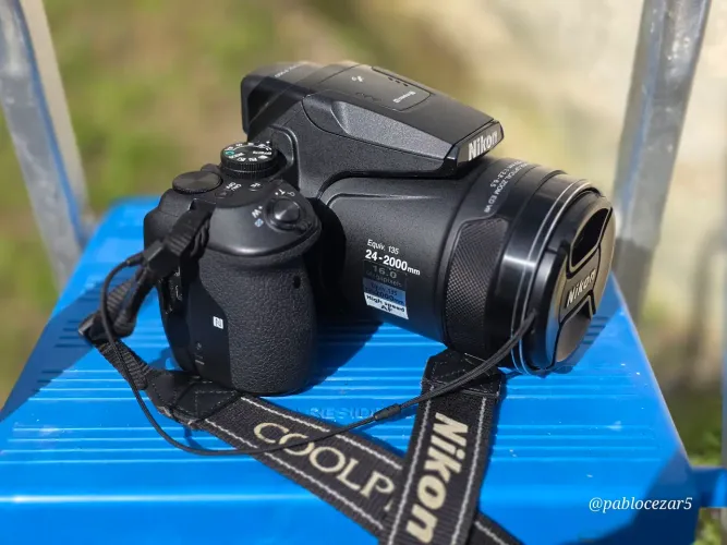 Nikon P900, zoom de até 166X