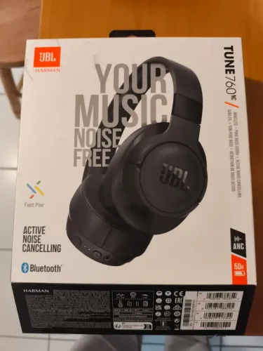 JBL Tune 760nc
