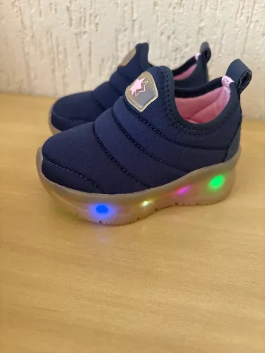     Tênis Infantil LED Luzinha Super Conservado