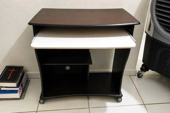 Mesa para Computador / Escritório