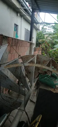 ESCADA CARACOL EM FERRO - ROBUSTA E RESISTENTE  