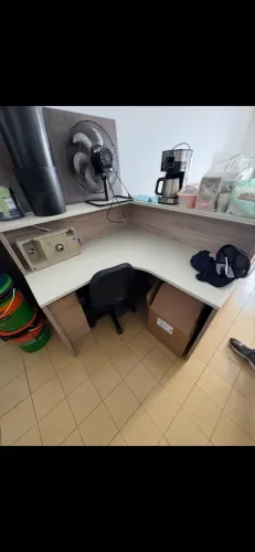 Balcão recepcionista secretaria escritorio