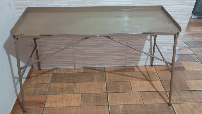 Mesa metálica dobrável da marca Singer 1,12x39x75 cm
