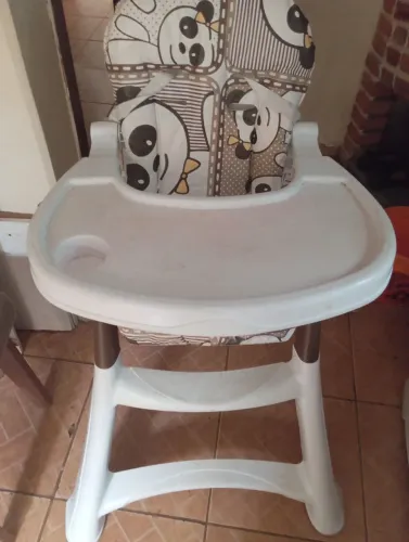 Vendo cadeirinha de alimentação de criança 