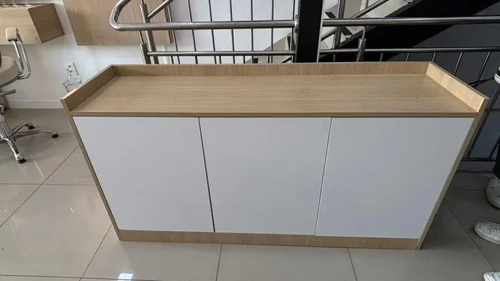 Móvel aparador/buffet madeira com off white/branco
