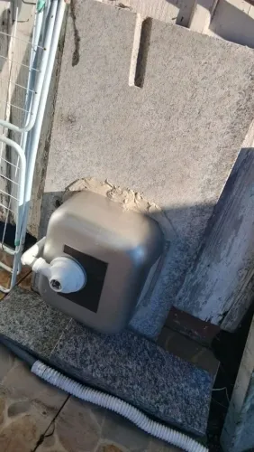 Pia de mármore com cuba de inox