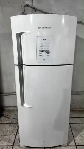 Geladeira Frost Free funcionando perfeitamente