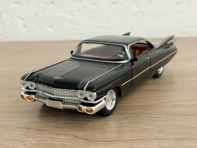 Miniatura Cadillac Coupe DeVille 1959 Preto 1:24 som e luz