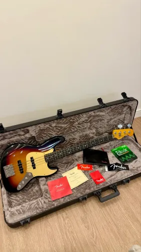 Baixo Fender American Ultra 2 Jazz Bass 4 cordas