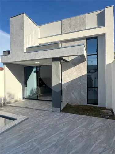 Casa térrea com 3 quartos à venda em Jardim universitário - MT