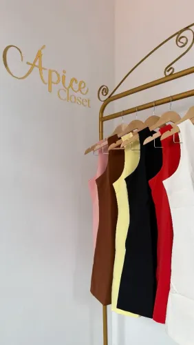 Lote de roupa feminina pra loja 