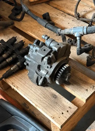 BOMBA DE ALTA (Motor Cummins ISB)