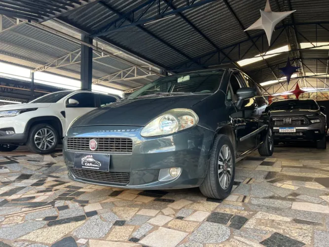 Fiat Punto Attractive 1.4 Fire Flex 8V 5P 2011
