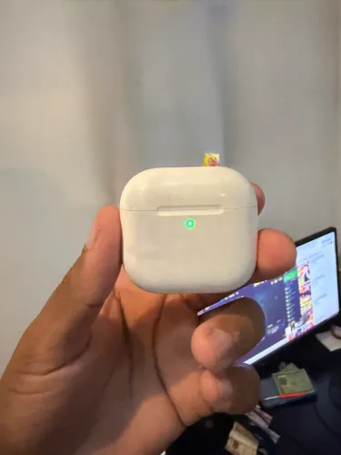 AirPods 4