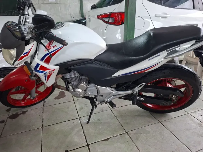 Honda CB 300 ano 2015