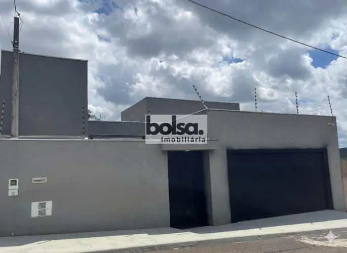 Belíssima residência à venda em Agudos - SP