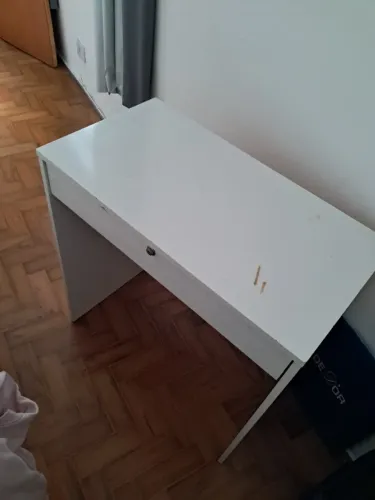 Escrivaninha com Gaveta