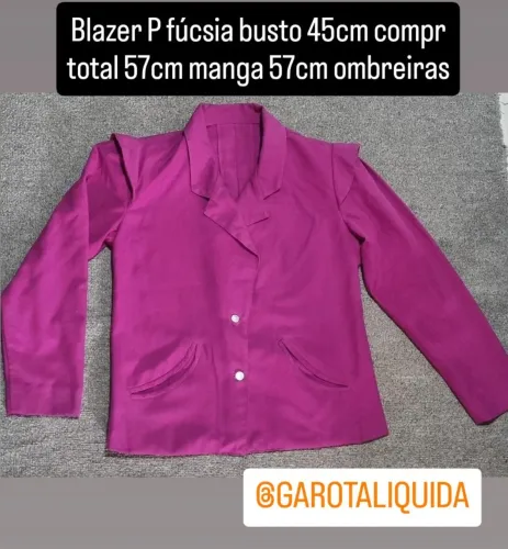 Blazer P fúcsia busto 45cm compr total 57cm manga 57cm ombreiras