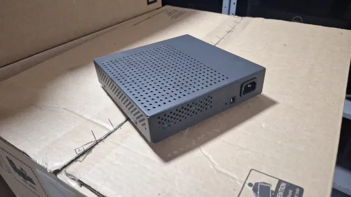 Roteador Switch Datacom DM2500 4GT Gigabit Corporativo