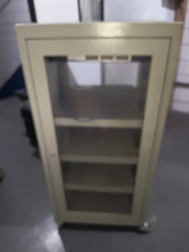 Lote 021 Rack Moveil para Computador 117x60x60