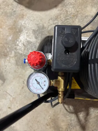 vendo um compressor Schulz Pratiko 25L