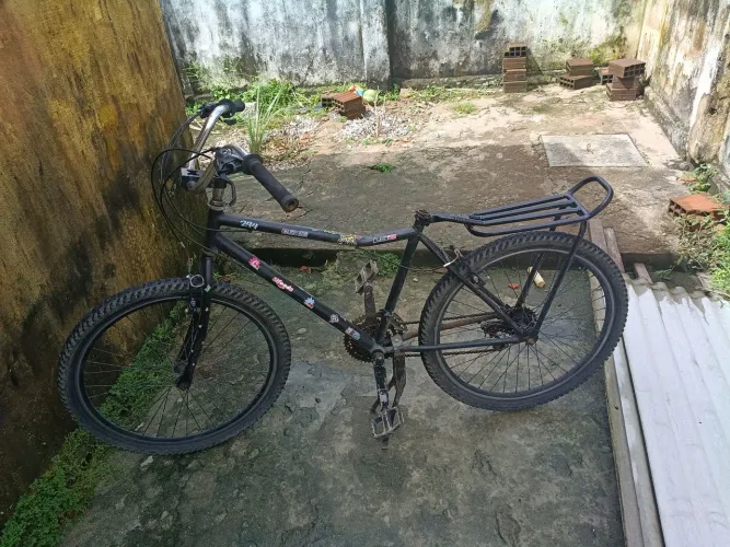 Bicicleta aro 26 montadinha em excelente estado