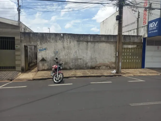 Tereeno a venda Bairro Osvaldo Rezende a venda