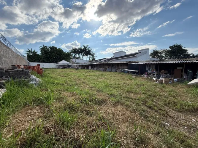 Terreno à venda no bairro Cidade Jardim em Uberlândia/MG
