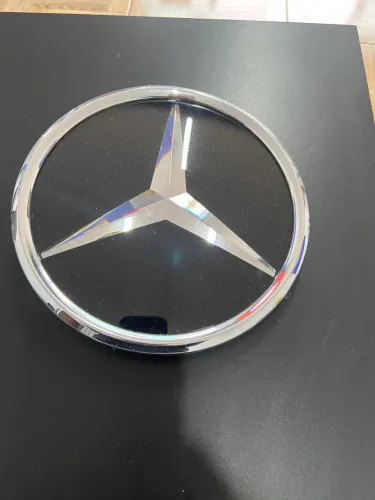 Emblema Frontal Mercedes