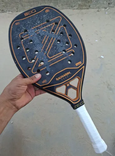 Raquete beach tennis Zeiq ragnarok uruz carbono 18K 2026