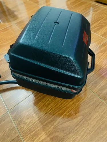 Baú GIVI 27 Litros + Suporte para Yamaha NMAX - Excelente Estado