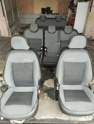 Vendo jogo de banco 7 lugares da spin active. R$ 3.200.00 whatsapp *