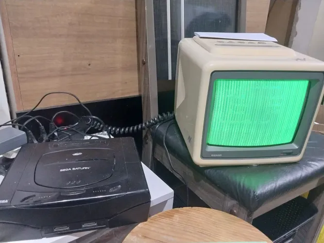 Sega saturno, modelo botão oval