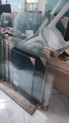 55 vidros FIXOS Novos pra mesa guarda-corpo e afins R$50,00 CADA E NÃO ENTREGO leia medida