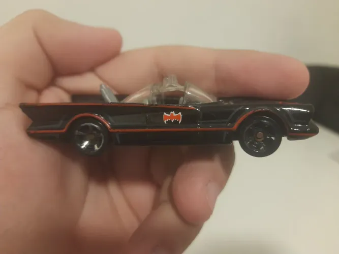 Carrinho Hot Wheels estilo batman (Hcv64) [USADO]