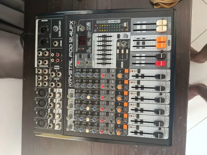 Mesa som 8 canais