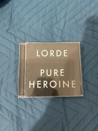 cd lorde - pure heroine