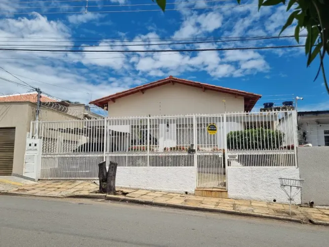Casa 516m² no Casa Residencial Alvorada Setor Sul | 2 Quartos, 1 Suíte