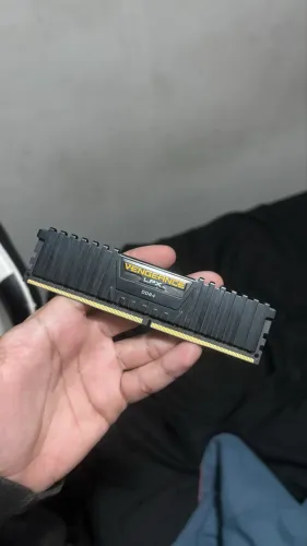 RAM DDR4 4gb Corsair Vengeance 2400mhz