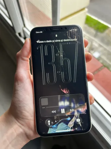 iPhone 11 64gb branco + capinha