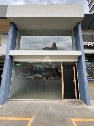 Loja com mezanino