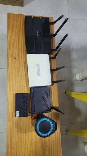 Roteadores TP Link e D link