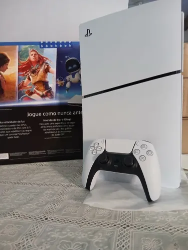 PS5 Edição Digital 825gb com 1 controle - novo, na caixa.