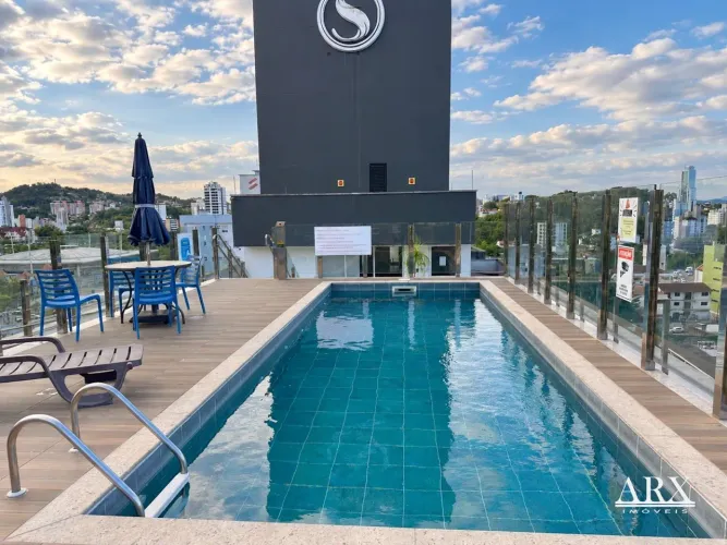 LOFT MOBILIADO À VENDA COM PISCINA NO ROOFTOP  BLUMENAU