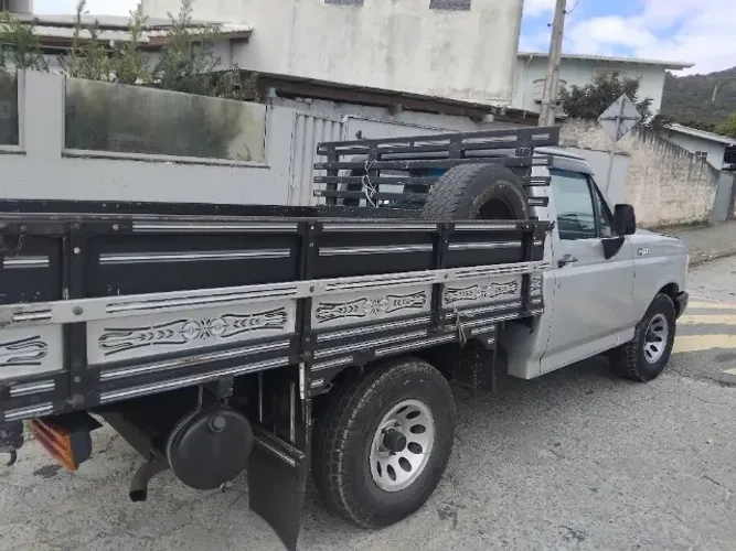 Ford F-1000 Super Diesel / Super Diesel Turbo 1995