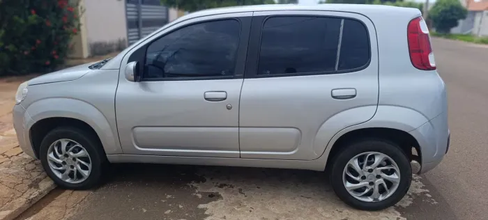 Fiat Uno Vivace/rua 1.0 EVO Fire Flex 8V 5P 2013